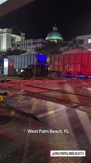 #BREAKING 🚨 Massive wreck just happened between train and several vehicles on Clematis Street. Avoid the area if possible! ⚠️ 📍 #WestPalmBeach #onlyinpalmbeach