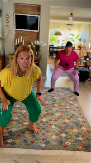 ✨ Ge dig själv 25 minuter och känn skillnaden! ✨ Lättare, smidigare och mer avslappnad 🧘hemma, på landet eller vart du än är 💛 Just nu kan du välja hur du vill träna med oss: 🎉 Säsongskortet 25/26 – BAS 🎉 👉 Träna & dansa ända fram till 1 april 2026 för bara 495 kr! 🔗 https://app.fortgjort.se/kampanj/ssong-01 ✨ PREMIUM 12 månader ✨ 👉 Allt i BAS – plus ännu mer: spara 40 favoriter, få 20 nya program varje månad & tillgång till alla motivationsprogram. 🎟️ Premiärpris: 1495 kr (ord. 1995 kr)