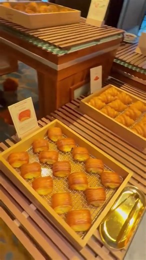 Breakfast Buffet At Shangri-La ( Hong Kong )