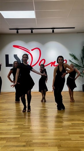 LILLESTRØM SPORTSDANSKLUBB on Instagram: "#SPORTSDANS 😍 Look at These Girls!🔥 Vil du bli en del av vårt team meld deg på dansekursene våre - vi har tilbud for både solo og par dansere!🙏🏻 📅 OPPSTART I UKE 34 🔗 Påmelding og mer informasjon linken i bioen Choreo credit @vyaraklisurska ❤️ #dansenorge #teamlskdans #sportsdans #aktivitet #dancesport #wdsfdancesport #ballroomdance #latin #lillestrøm #dansekurs #solo #solodance #instadancer #viraldance #feelthemusic #danceconnection #latindance #d