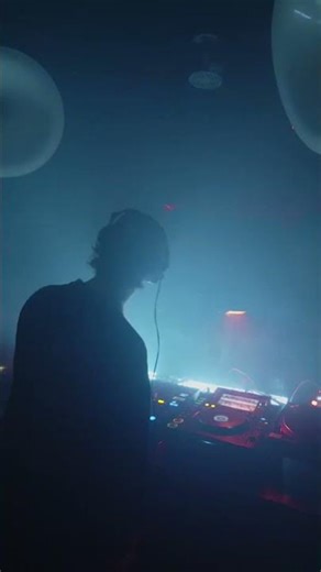 Oldboy spinning Dizzee Rascal @ The Berkeley Suite #ukg
