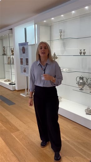 Museo Diocesano Arborense on Instagram: "Tra fili d’oro, seta e secoli di storia: gli antichi paramenti della Cattedrale di Oristano raccontano un patrimonio unico, oggi parte della nostra collezione permanente. Dal Quattrocento all’Ottocento, ogni tessuto parla di arte, devozione e identità. 🕓 Orari di visita: Mer: 10.00–13.00 Gio/Dom: 10.00–13.00 • 17.00–20.00 ✨ Vi aspettiamo per scoprire questi capolavori dal vivo. #MuseoDiocesanoArborense #Oristano"