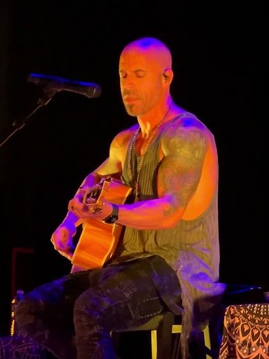 Daughtry - No Surprise (Live Acoustic)