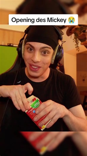 Mickey Mouse Tribute: A Heartfelt Opening