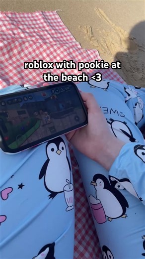 Chillz in Roblox MM2 with Pookie 😁