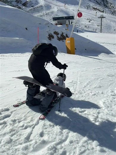 What side quests do to people credits cameraman and idea:@ferdibirdi @MarcelOT #ski#snowboard