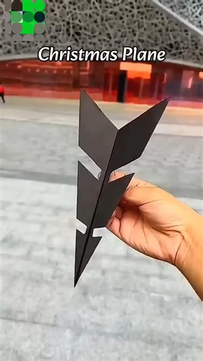 HOW TO MAKE A CHRISTMAS PAPER PLANE🎄✈️ | EASY ORIGAMI #Christmas #PaperPlane #PaperAirplane #Origami