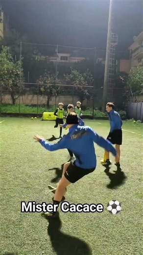 𝗥𝗘𝗖𝗘𝗜𝗩𝗘 𝗧𝗢 𝗘𝗦𝗖𝗔𝗣𝗘 ⚡#mistercacace #firsttouch #ballcontrol