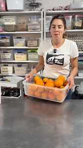 113K views · 4.1K reactions | Key lime pie de naranja con leche condensada Nestlé欄 El secreto está en el más que te falta  Base: galletitas trituradas + manteca Receta: - ralladura de una naranja - ⁠jugo de media naranja - ⁠395grs de leche condensada - ⁠3 yemas Ganache: - 100grs de chocolate semiamargo - ⁠100grs crema @recetasnestlear | #ElMasQueTeFalta | #RecetasNestle | #Ad | Julieta Bostal | Facebook