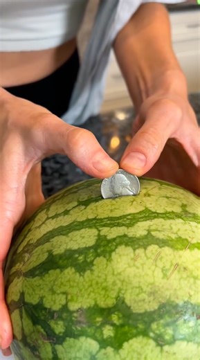 1.3M views · 3.9K reactions | watermelon hack perfect for summer! #lifehacks #foodhacks | The Anna Show | Facebook