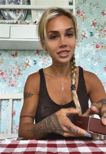 CBD face oil for sensitive skin: calming skincare routine