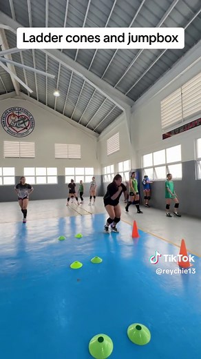 Plyometric exercise using ladder cones and jumpbox😊😊😊 #coachmarco #volleyball #volleyballcoach #volleyballplayer #volleyballtrainer #volleyballtraining #volleyballdrills #viral #trending #followformorevideo❤️❤️❤️ #plyometrics