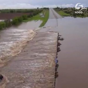 WOW... look at all that water! The Sumner County Sheriff's Office in Kansas shared this video of I-35 underwater Wednesday, near the Oklahoma border. Heads up if you are headed that way -- northbound I-35 remains closed, and southbound I-35 has reopened but will have a lane restriction >> https://bit.ly/2JubBWq | KOCO 5 News