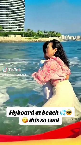 Flyboard at beach 💦😎😘 this so cool #flyboard #watersport #fly #usa #hydroflying #sport #fyp #foryou #amazing #flyingintheair