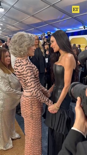 2.3M views · 50K reactions | Women supporting women!  Jane Fonda gave Demi Moore her flowers on the #SAGAwards carpet. 凉 | Entertainment Tonight | Facebook