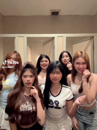 Dancer Disaholic: Rania's Viral Dance Tutorial
