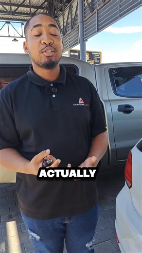 🚗💡 Quick Tip: You’ve been opening your VW boot wrong… here’s the right way! #quicktips #volkswagen #cartips #limitlessknowlegde | Limitless Auto