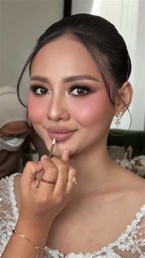 Perfect Smokey Eyes Tutorial for Brown Eyes