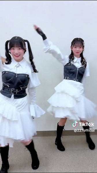 🪩22/7「#Why_are_you_crying 」 #WAC 👸🏻 #望月りの & 🐹#椎名桜月 3月誕生日コンビです🎂🎉 @望月りの୨୧ @椎名桜月(Satsuki Shiina) 22/7 14thシングル 『 #ロックは死なない 』 カップリング💿 #虹カメ #ナナニジ ∽∽∽∽∽∽∽∽∽∽∽∽∽∽∽ 🃏『22/7 Spring Tour 2025〜Casino Party!!〜』開幕しました✨ 今回のテーマはカジノパーティー！ NEXT ▶︎▶︎▶︎3/23(日)🚩仙台へ❄️ どんなパーティーになるのかお楽しみに！💃 🎟️只今チケット一般発売受付中.· 詳細は22/7公式X、HPまで！ https://nanabunnonijyuuni-mobile.com/s/n110/news/detail/10771?ima=0033 【公演会場・日時】 ＜仙台＞ 会場：SENDAI GIGS 日程：2025年3月23日(日) 開場16:15／開演17:00 ＜愛知＞ 会場：Zepp Nagoya 日程：2025年3月27日(木) 開場17:45／開演18:30