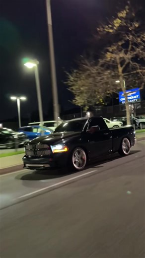 😏✌🏻#droppedtrucks #fyp #juniorh #viral #rams