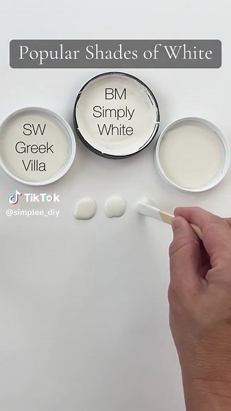Greek Villa, Simply White, and Alabaster are 3 popular white paint color choices. When determining which is best for your space here are some things to consider: 1️⃣ Greek Villa by Sherwin Williams: Greek Villa is a warm, creamy white with a slight beige undertone. It has an LRV of 84, making it a fairly light color that reflects a good amount of light without being stark. It’s a beautifully soft white that works well in spaces where you want to create a cozy and inviting atmosphere. 2️⃣ Simply 
