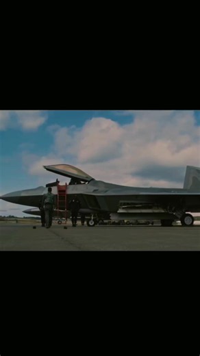 The F22 raptor #f22 #usmilitary #edit #fighterjet | flying in jet