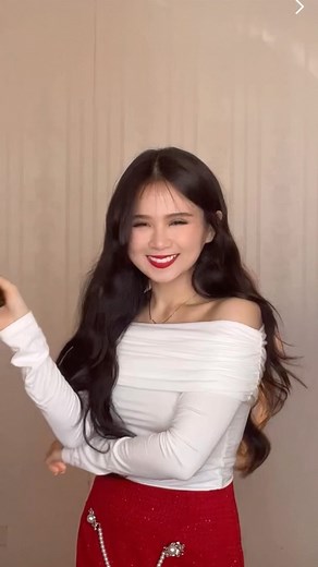 Andrea Nicole | Never hold back your radiant smile because with Colgate Optic White O2, you’re always ready to #SmileOutLoud ✨ Achieve a whiter and more... | Instagram