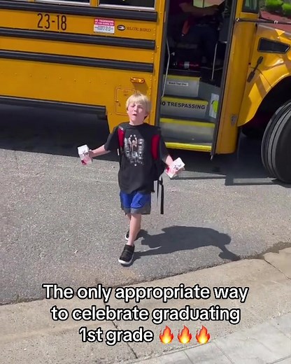 School’s out 🔥😂 (via @ro_knows_wrestling) #wwe #stonecold #steveaustin