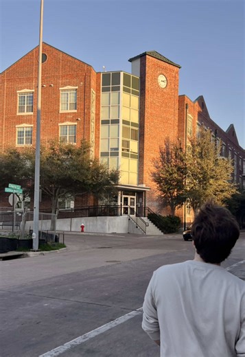 Experience the 5-Star Life with Our Tours!