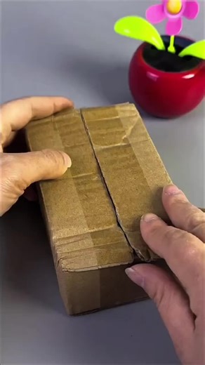 Stick-Anywhere Car Clock: Perfect Time Check