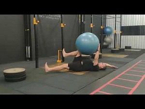 Dead bug com bola suiça