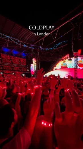 Coldplay live in London at Wembley was an unforgettable experience 🎶✨ #coldplay Thanks to my cousins @gullofish and @alexandracastro___ for the videos 🫶🏻 | Gioacchino russo