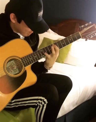 @top209promotions | Estilo italiano 🎸🇮🇹 @angelaispuro.07 • • #🔥🔥 #reels #corridos #💯 #canciones #viral #regionalmexicano #musica #requinto #🫡 | Instagram