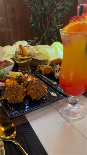 Fresno’s newest Indian restaurant is bringing traditional dishes reimagined by MasterChef Sanjeev Kapoor. At The Yellow Chilli, choose from popular dishes like tikka masala, vegetarian-friendly dishes, and desserts like shahi tukra (bread pudding).🍽️ They also have speciality mocktails and cocktails to pair alongside your meal!🍹 Who’re taking with you? 👇🏼 📍799 W Palmdon Drive, Fresno, CA 93704 | Visit Fresno County