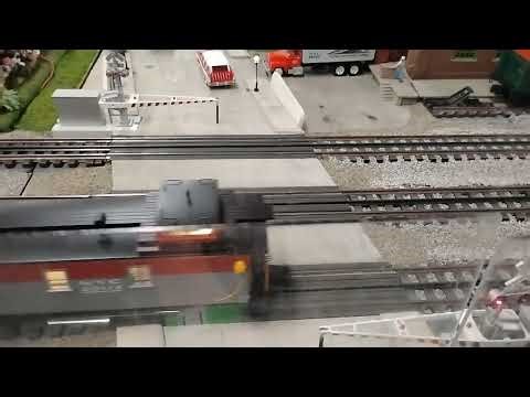 O Scale: CSX & NYC Trains Operate Together