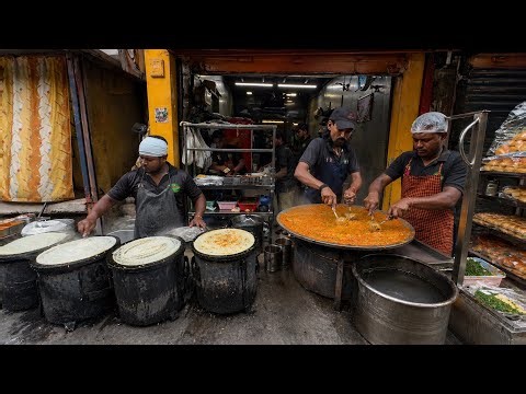 This Crispy Paper Roast Is Served With a Massive Pav Masala Gravy Setup