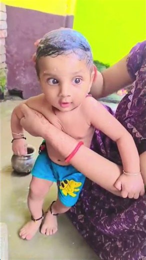 So Cute Baby Boy's Bath Time Reaction 🛁💖 #shortsfeed #newborn #bhojpuri #sohar #cutebaby #babyshorts