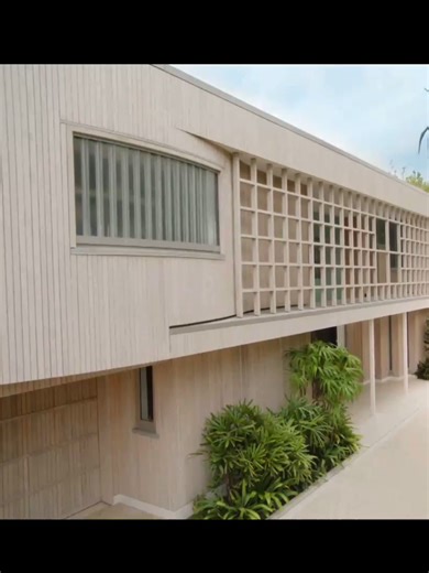 I saw this house on TV, this is a project I worked on for over 18 months, a massive house. Great to see it looking so good, it must have been updated. not drawn in #Vectorworks, drawn in ink on tracing paper!