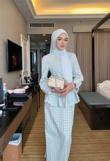 might go to random open houses just to wear this baju kurung