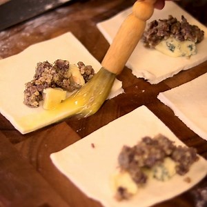 Little parcels of haggis heaven! Who fancies giving these a try? 🙌🤤 | Macsween Haggis