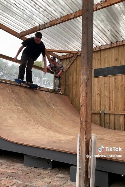 Best Skateboarding Clips Compilation on Mini Ramp