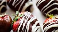 15 Alcoholic Chocolate Covered Strawberries - Selected Recipes