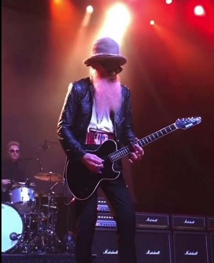 Billy F Gibbons slide solo intro to ZZ Top Just Got Paid BFG Tour NEWMAN Guitars #billyfgibbons