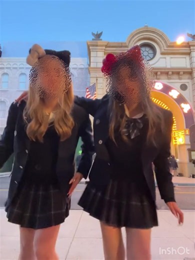 初ユニバ激混みでした。しかもハリドリとフライングダイナソなめてましためちゃ怖かったです。ハリドリよりフライングダイナソーの方が浮遊感ないし楽しいとかいわれて乗ったけど宙ずりなった瞬間怖すぎて大泣きでした😵😵😵#fyppppppppppppppppppppppp #大阪 #ゆにば #ダンス下手