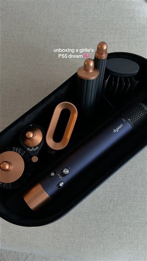 ‪@dyson‬ Airwrap i.d. in prussian blue/ rich copper 🎀 #dysonairwrap #dysonhair #hairstyler #unboxing