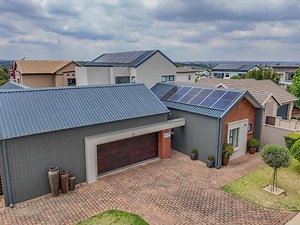 4 Bedroom House for Sale in Midstream Ridge Estate