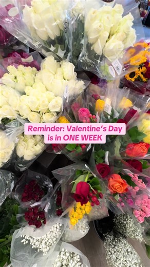 Have you ordered flowers for Valentine’s Day yet? 💐🤔 #flowers #valentinesday #vday #giftgiving #bouquets