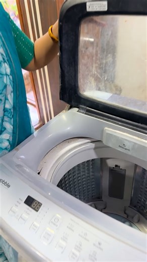 Komal Om Sawale on Instagram: "Comment for link If your clothes smell musty or your wash isn’t as fresh as it used to be… the problem isn’t your detergent, it’s your washing machine. Detergent residue, limescale, and hidden gunk build up over time and mess with your wash quality. That’s where Klenzmo Washing Machine Cleaner & Descaler Powder steps in — doing the dirty work so your machine doesn’t have to. Here’s what it tackles: Limescale + hard-water deposits Odour-causing residue Detergent bui