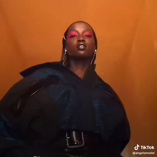 Anok Yai #anokyai #anokyaiedit #fashion #runway #modeledit #fy #foryou #model #versace