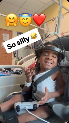 If get in trouble every 5 mins for being a clown was a person! 😩😂❤️ Y’all, he gives these nurses the bluesssss. But they definitely get a good laugh when they come in. 😂 . . #halotraction #halo #dellchildrens #osteogenesisimperfecta #funny #fyp #explorepage #abilities #wacotx | Thomasthee3rd
